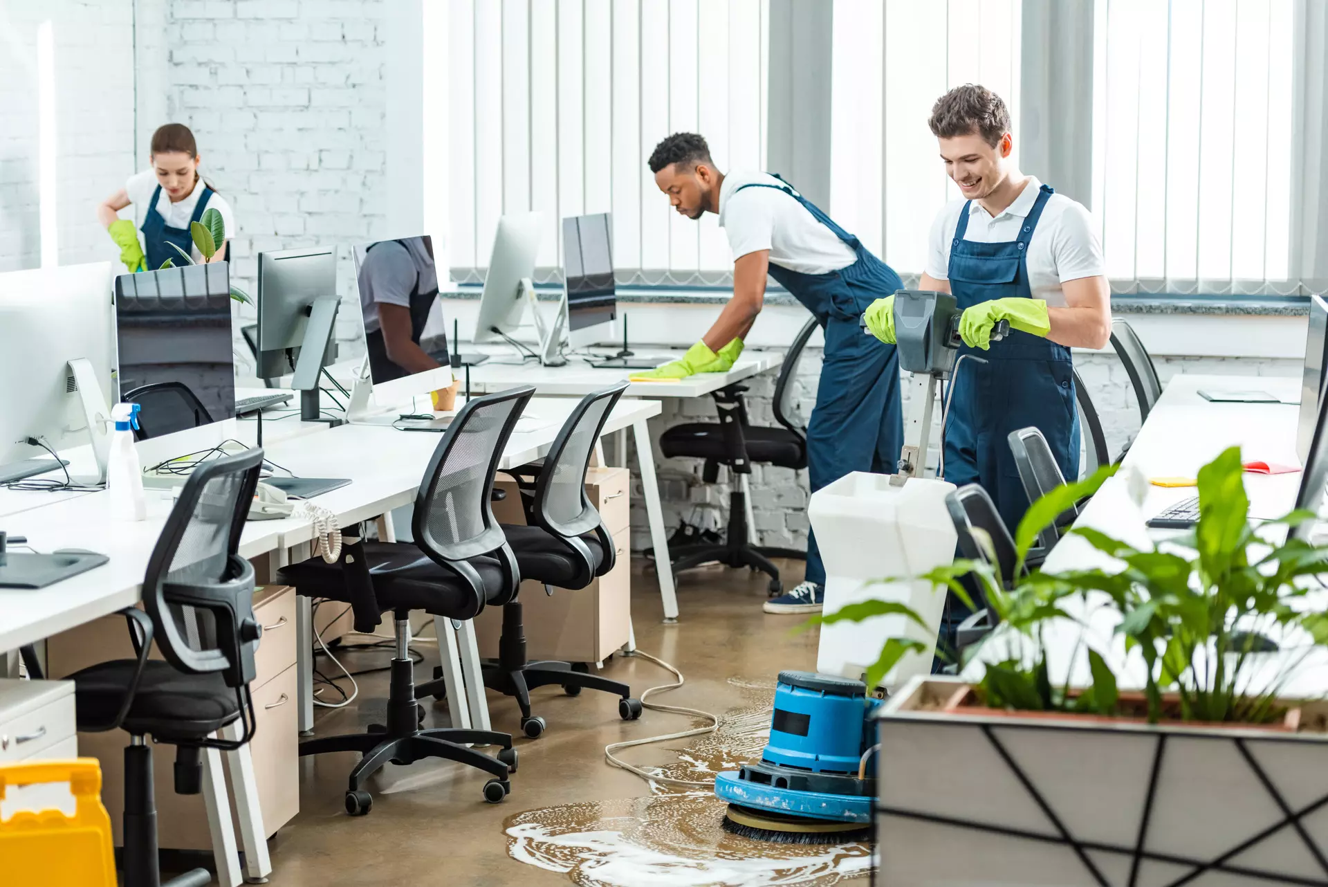 Effective Strategies for Maintaining a Clean and Productive Office Environment in Busy Chicago Workspaces